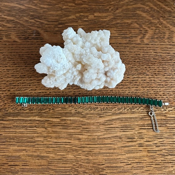 Tennis Bracelet/Safety Chain/VintageAustrian Green Crystal, Emerald Cut Crystals - Picture 9 of 11
